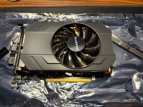 Gigabyte geforce gtx - , mini